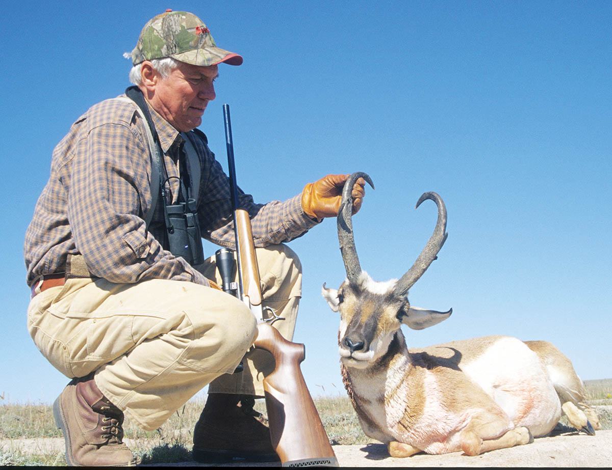 When Layne decided to use a Thompson/Center Encore rifle with a barrel in 6mm-06 to hunt pronghorn antelope in New Mexico, developing a load for the 90-grain Swift Scirocco was easy because its capacity is quite close to that of the 240 Weatherby Magnum, a cartridge he had already been loading for many years.
